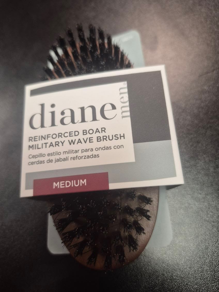 DIANE #D8171 REINFORCED BOAR MILITARY WAVE BRUSH MEDIUM