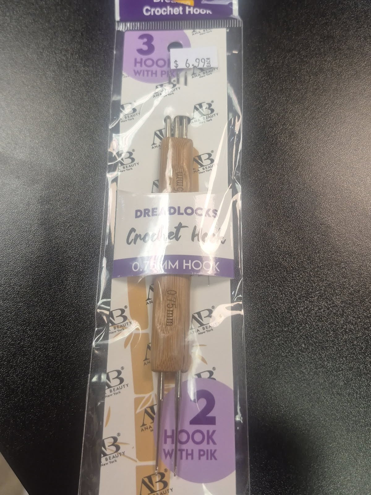 ANA Crochet Hook 0.75 mm 3N2 PIK